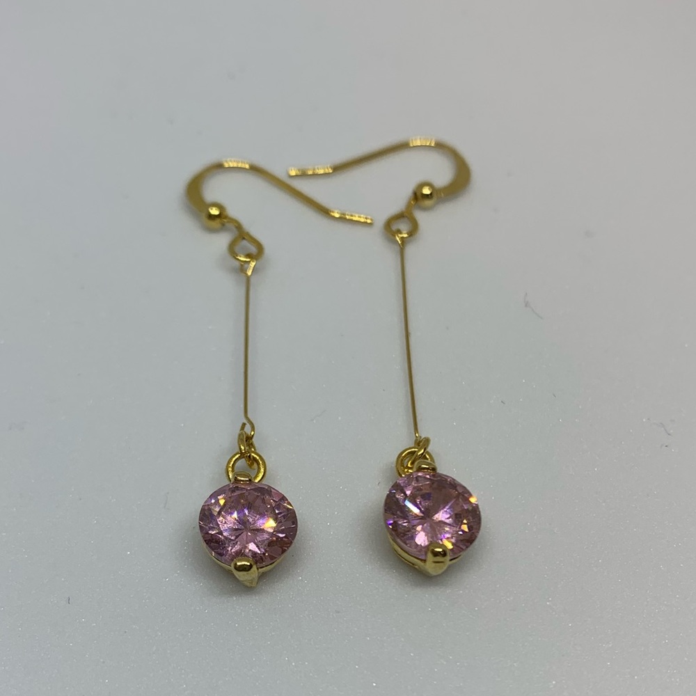 NEW Gold w pink round rhinestone delicate dangle earrings